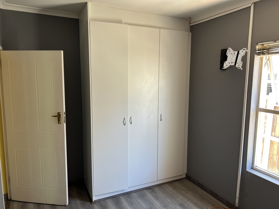 2 Bedroom Property for Sale in Zevenzicht Western Cape